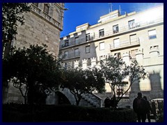 La Lonja de la Seda 12 - the courtyard